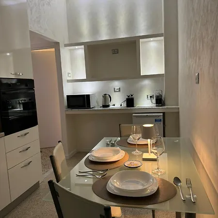 Karma House Apartment